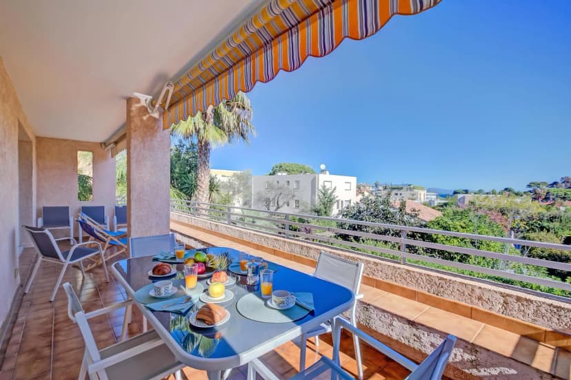 Cap et Soleil with Terrace and Pool