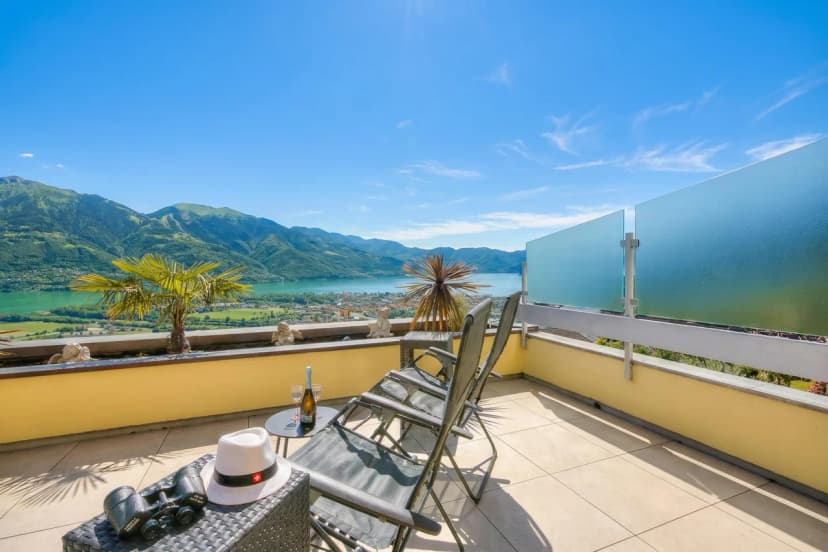 Panorama Maggiore Apartment with Pool in Locarno