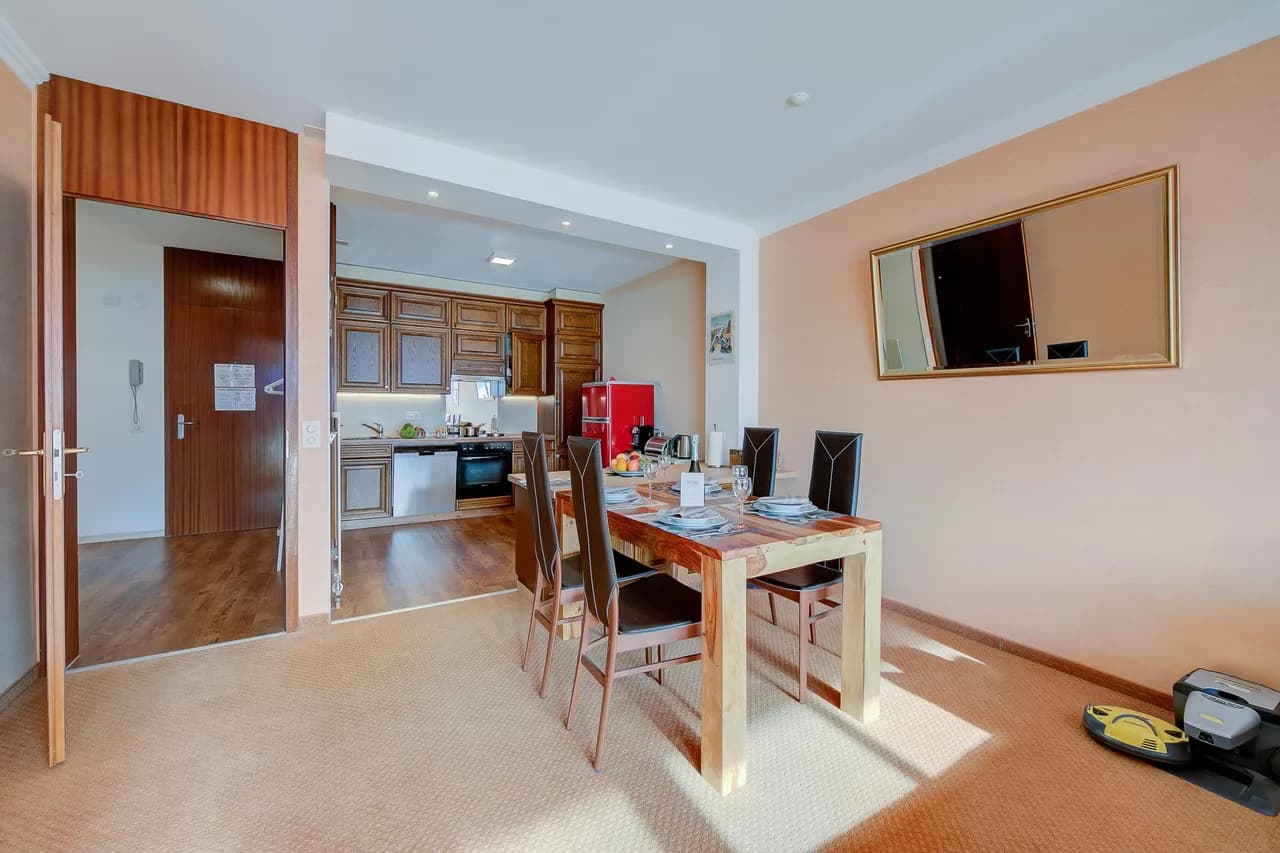 Panoramic Pool Apartment in Locarno, Ticino photo 5