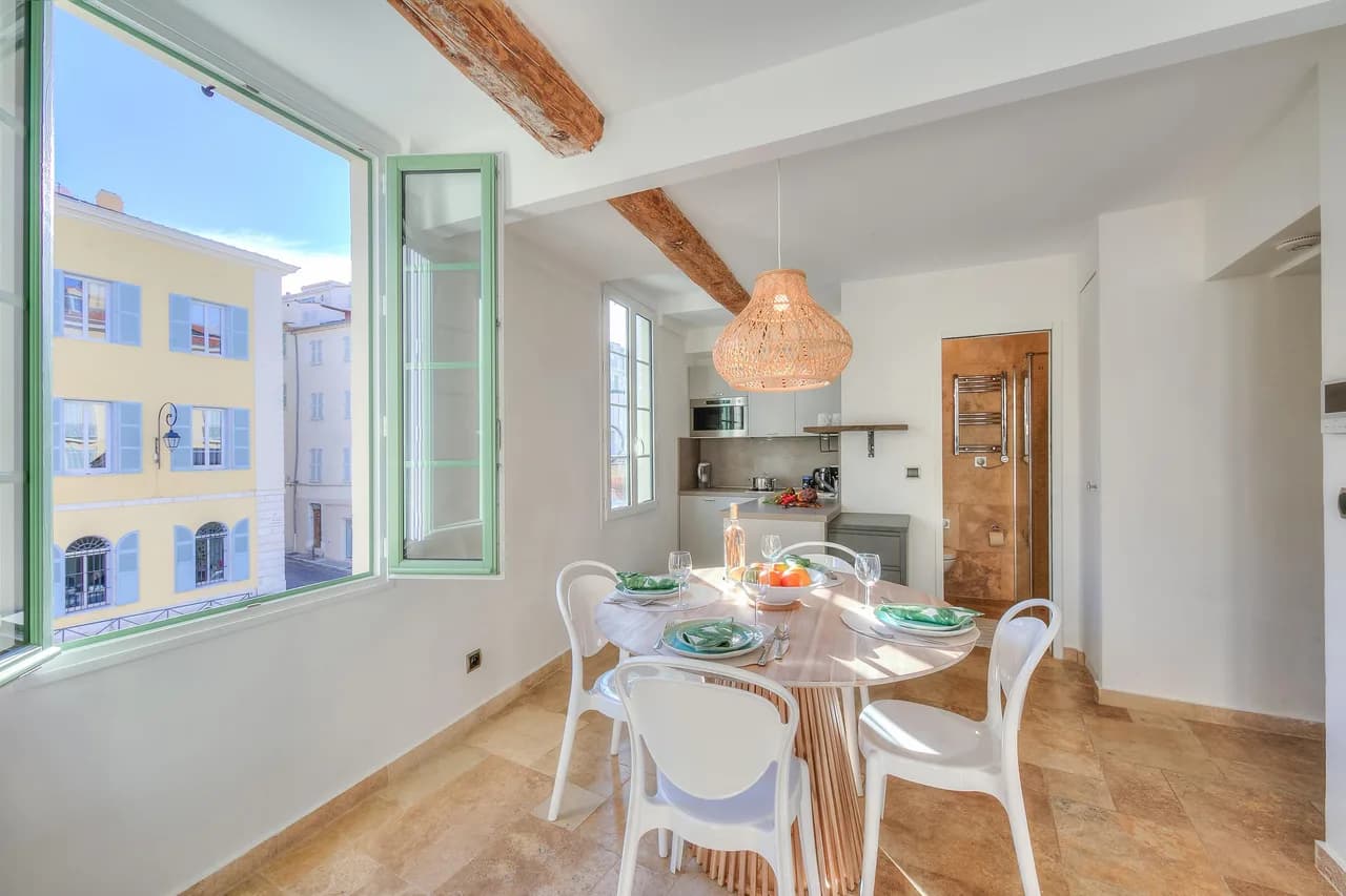 Beachside Apartment in Provence Alpes Cote Dazur