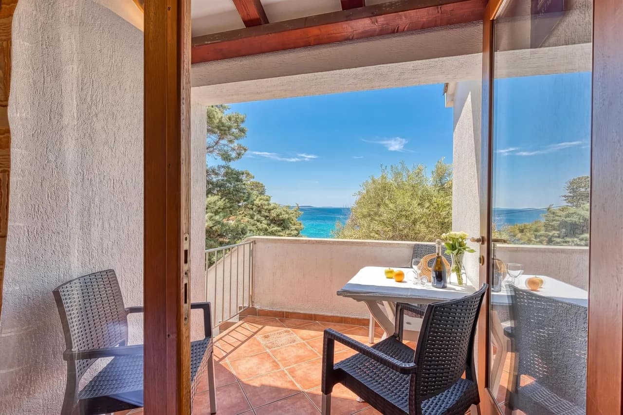 Valdarke Sea View Apartment /w Balcony