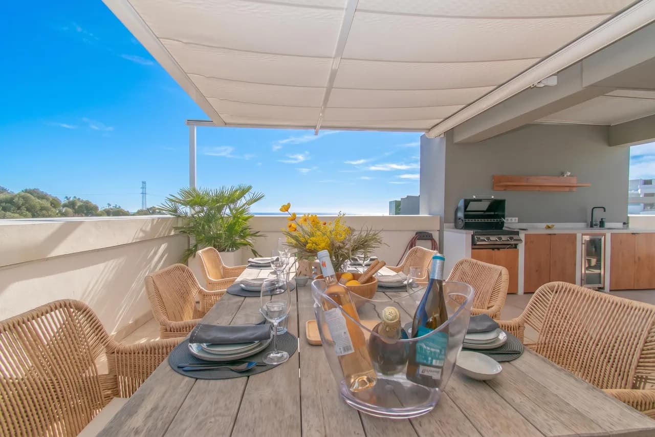 Beachfront Vacation Home in Mijas Costa photo 2
