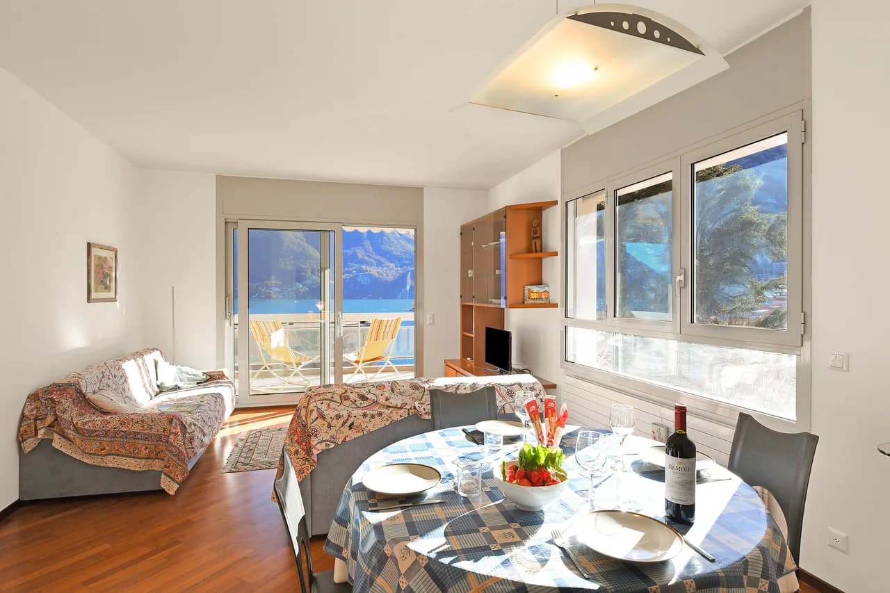Scenic Lake View Apartment in Lugano, Ticino photo 3