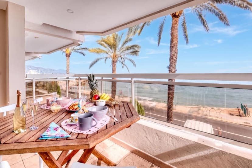 Rives d'Azur Apt with Sea View Terrace