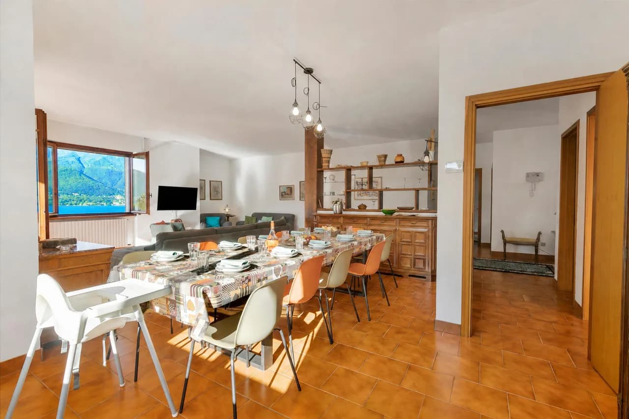 Lakeside Villa with Private Pool in Porto Valtravaglia photo 5