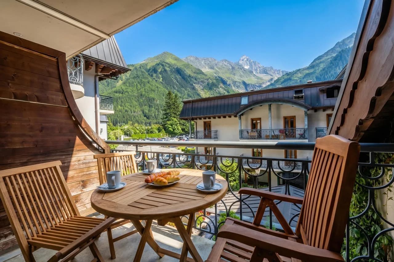 Ski-In Ski-Out Apartment in Argentière, Chamonix — Argentière (Chamonix)