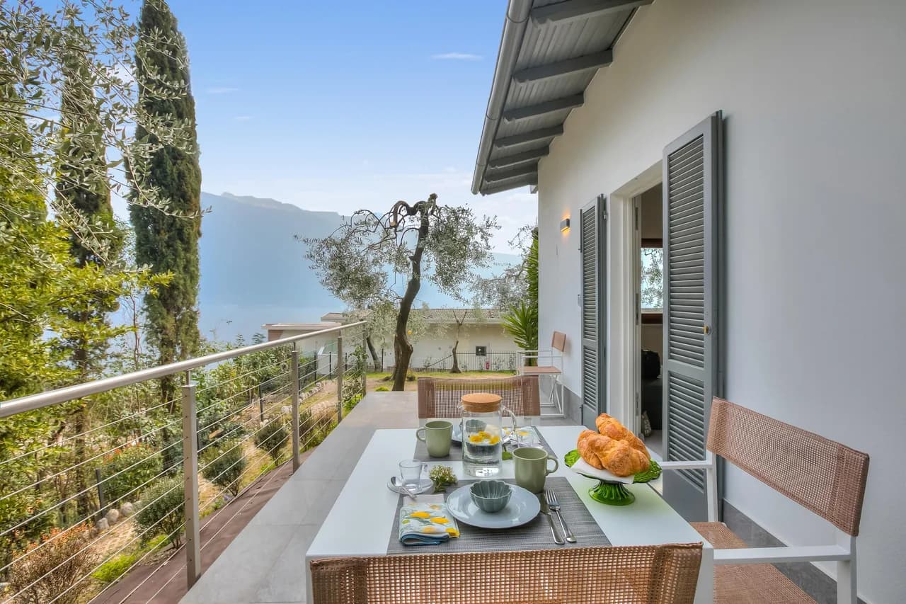 Private Garden Vacation Home in Limone Sul Garda photo 2