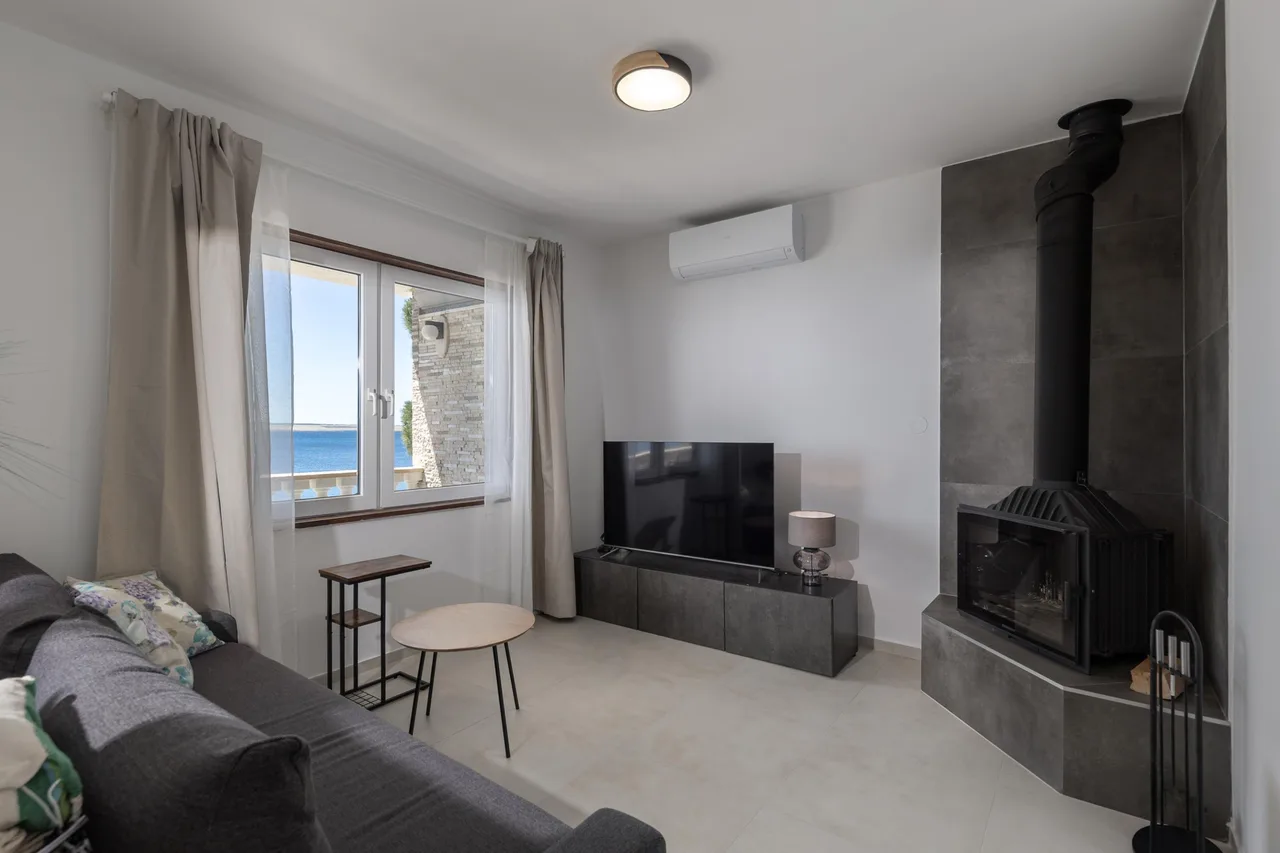 Beachfront Vacation Home in Tribanj photo 5