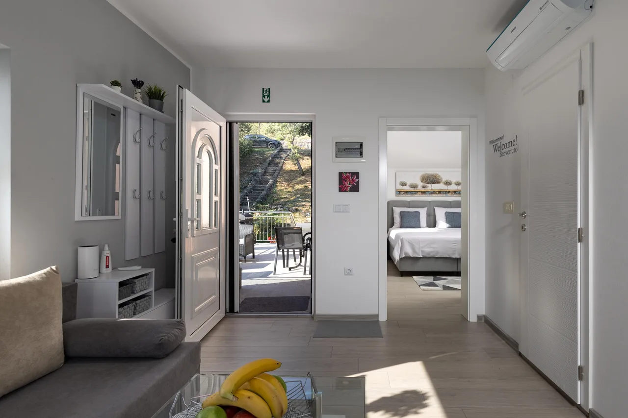 Seaview House - Leana Apartment photo 5