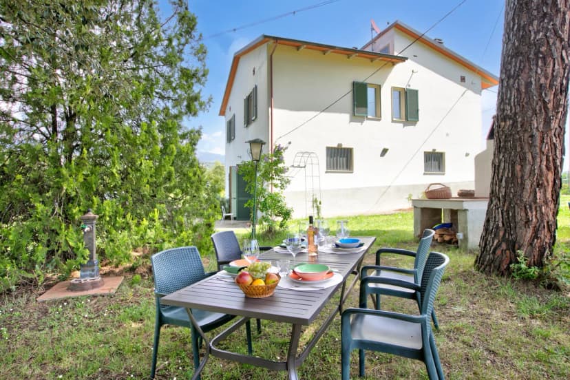 Tuscan Country House with Private Garden for 6