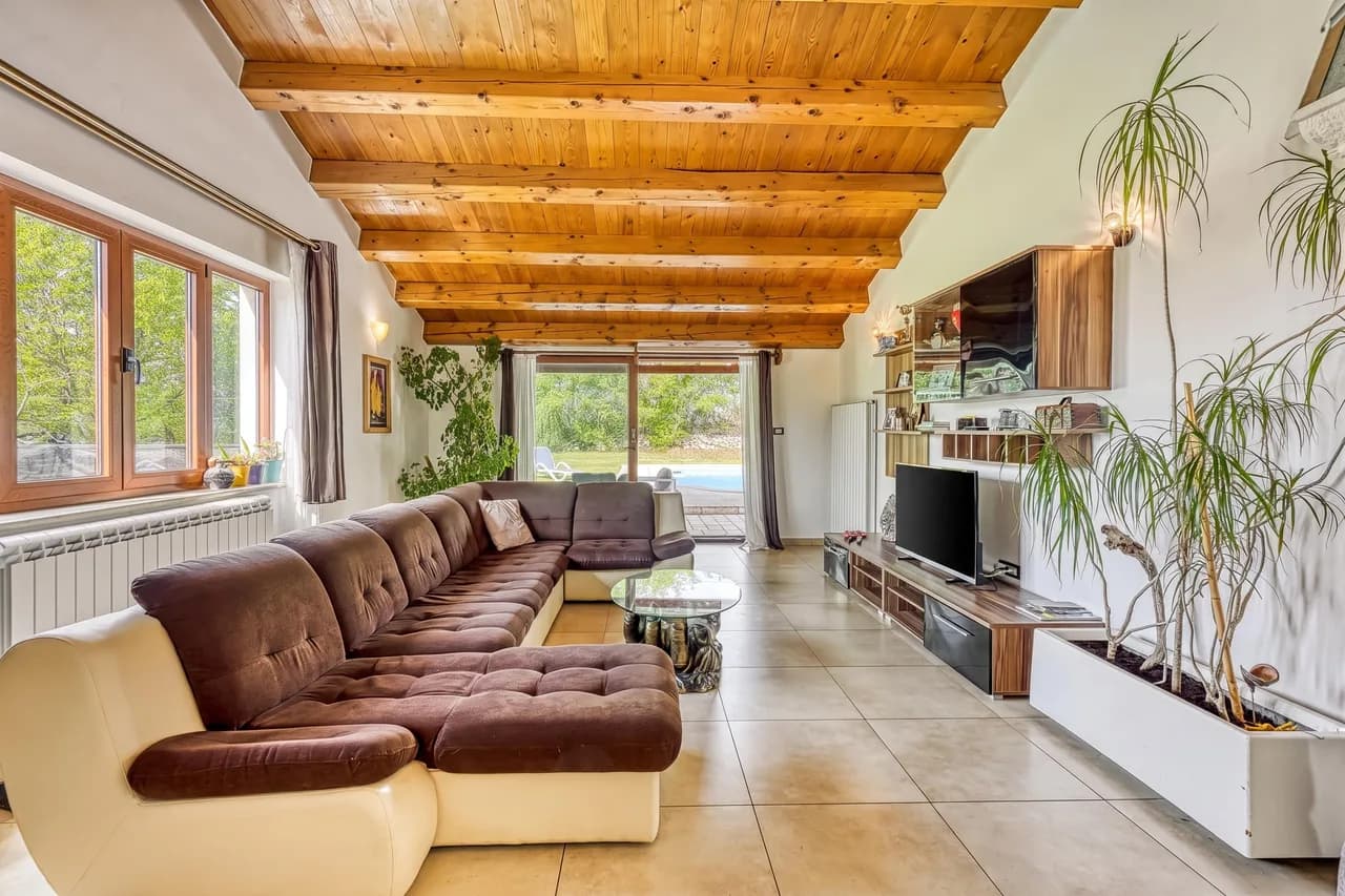 Tranquil Poolside Vacation Home in Pazin photo 5