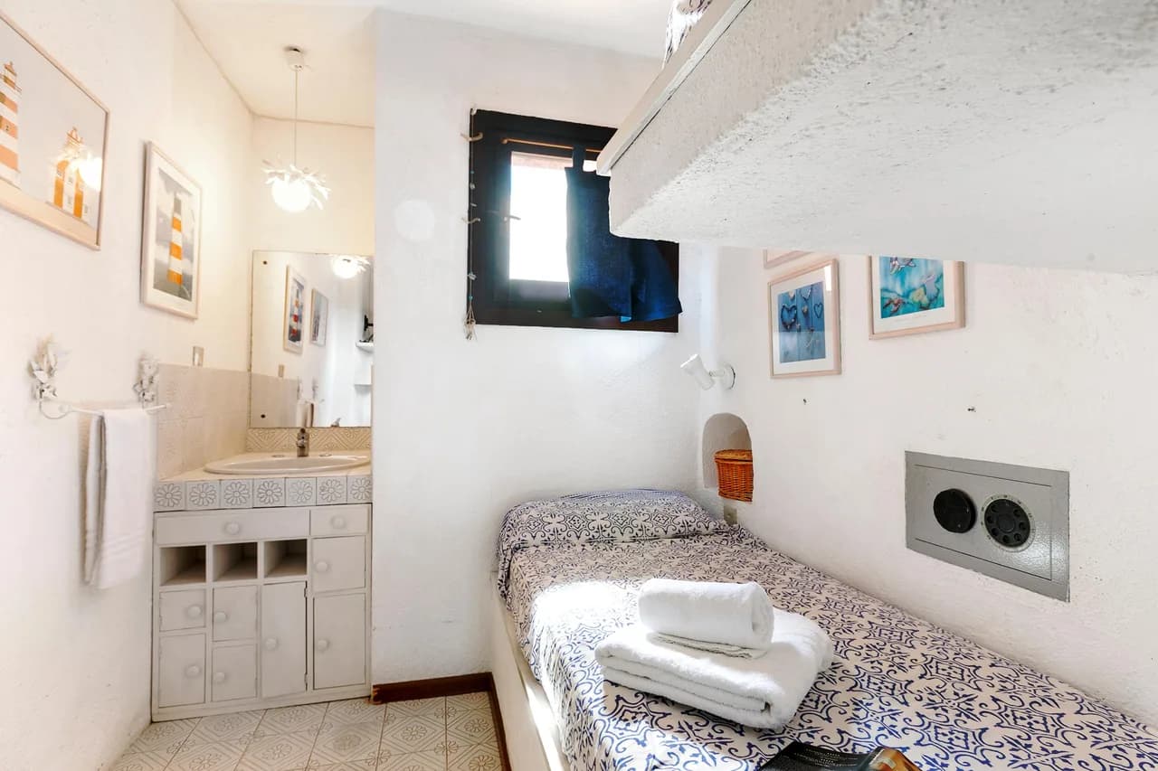 Charming Coastal Retreat Apartment in Porto San Paolo photo 5