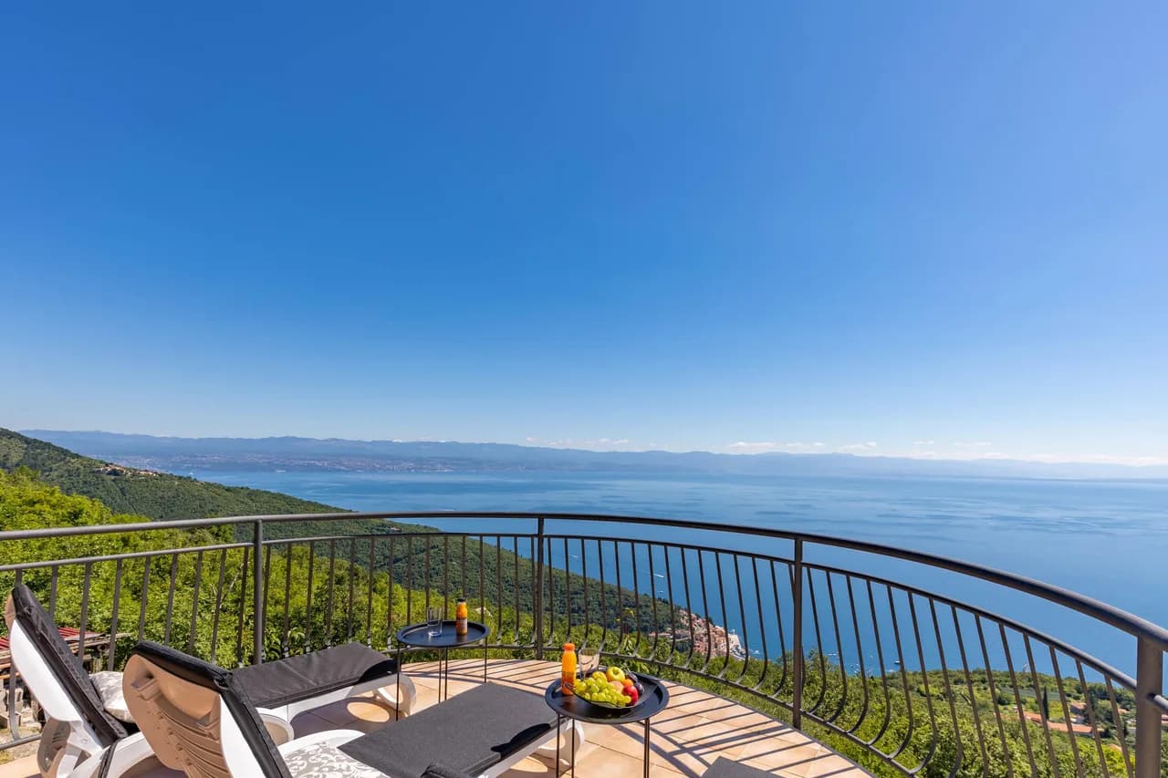 Mystic Place Suite with Jacuzzi and Sea View photo 2