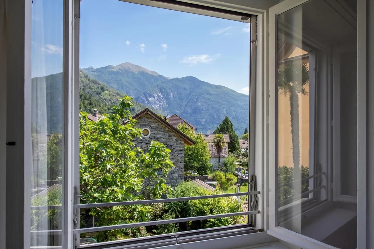 Charming Terrace Apartment in Cavigliano, Ticino photo 3