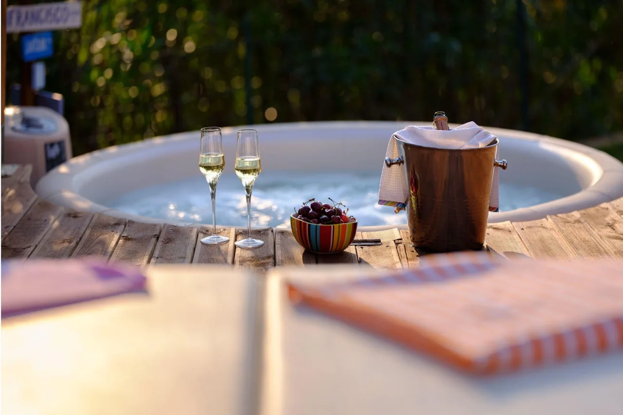 La Luna nel Lago - Lake View Garden & Outdoor whirpool photo 2