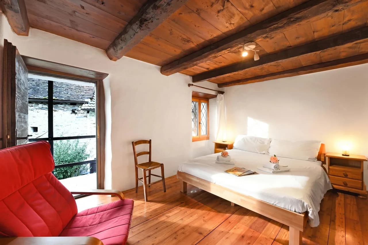 Charming Wooden Chalet in Val Verzasca photo 5
