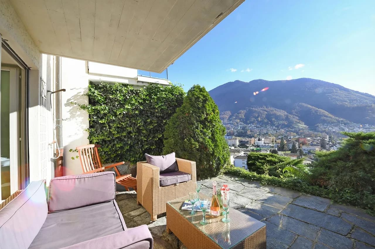 Scenic View Townhome in Lugano, Ticino photo 2