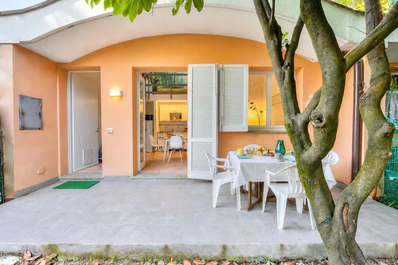 Lakeside Vacation Home with Garden in Ispra, Lombardy, Italy photo 2