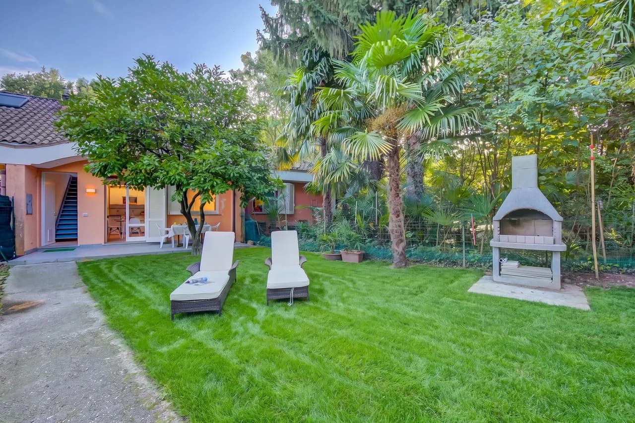 Lakeside Vacation Home with Garden in Ispra, Lombardy, Italy photo 3