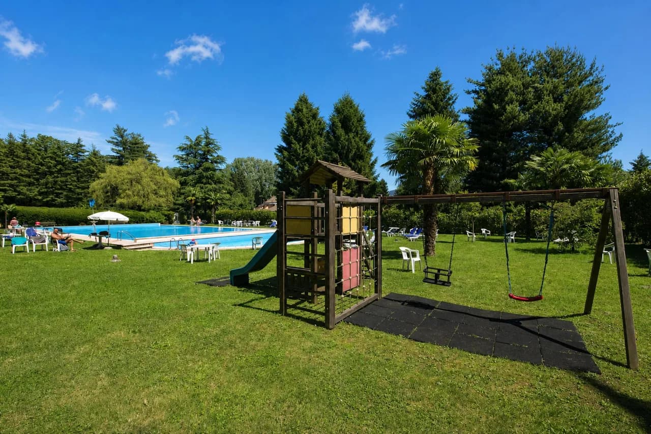 Lakeside Vacation Home with Garden in Ispra, Lombardy, Italy photo 4