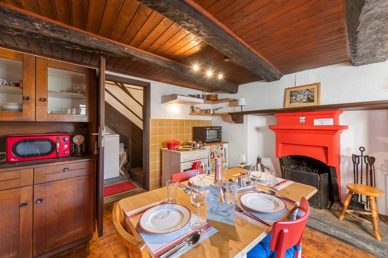 Charming Stone Chalet with Balcony in Ticino photo 3