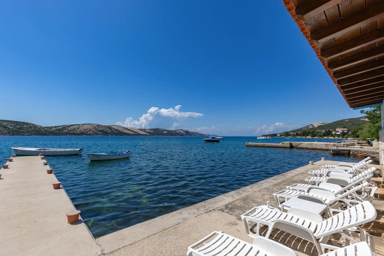 Beachfront Apartment in Stara Novalja, Pag, Croatia photo 5