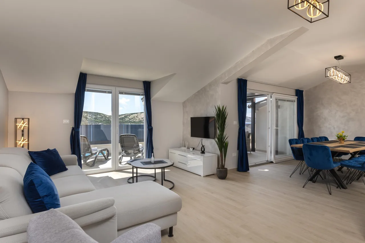 Beachfront Family Apartment in Stara Novalja photo 4