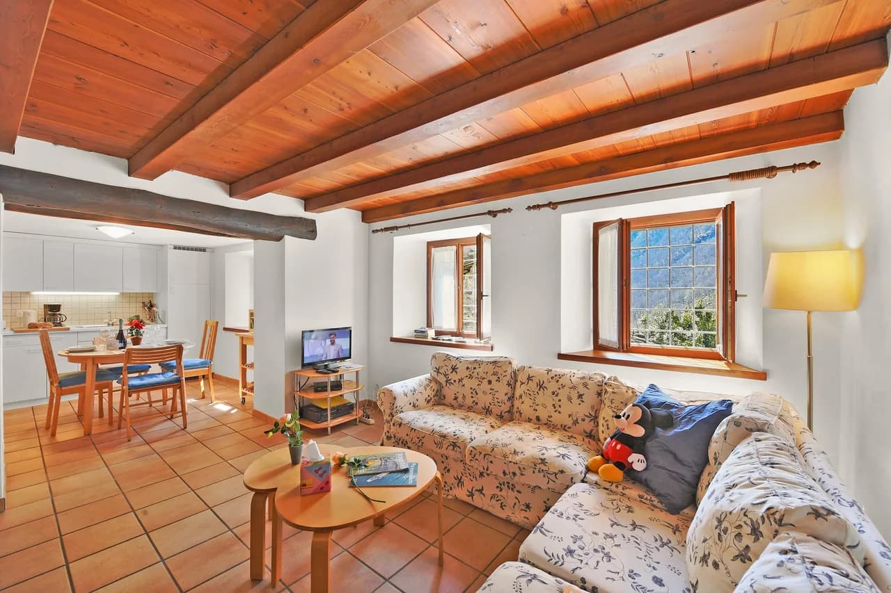 Charming Rustic Chalet in Val Verzasca, Ticino photo 2