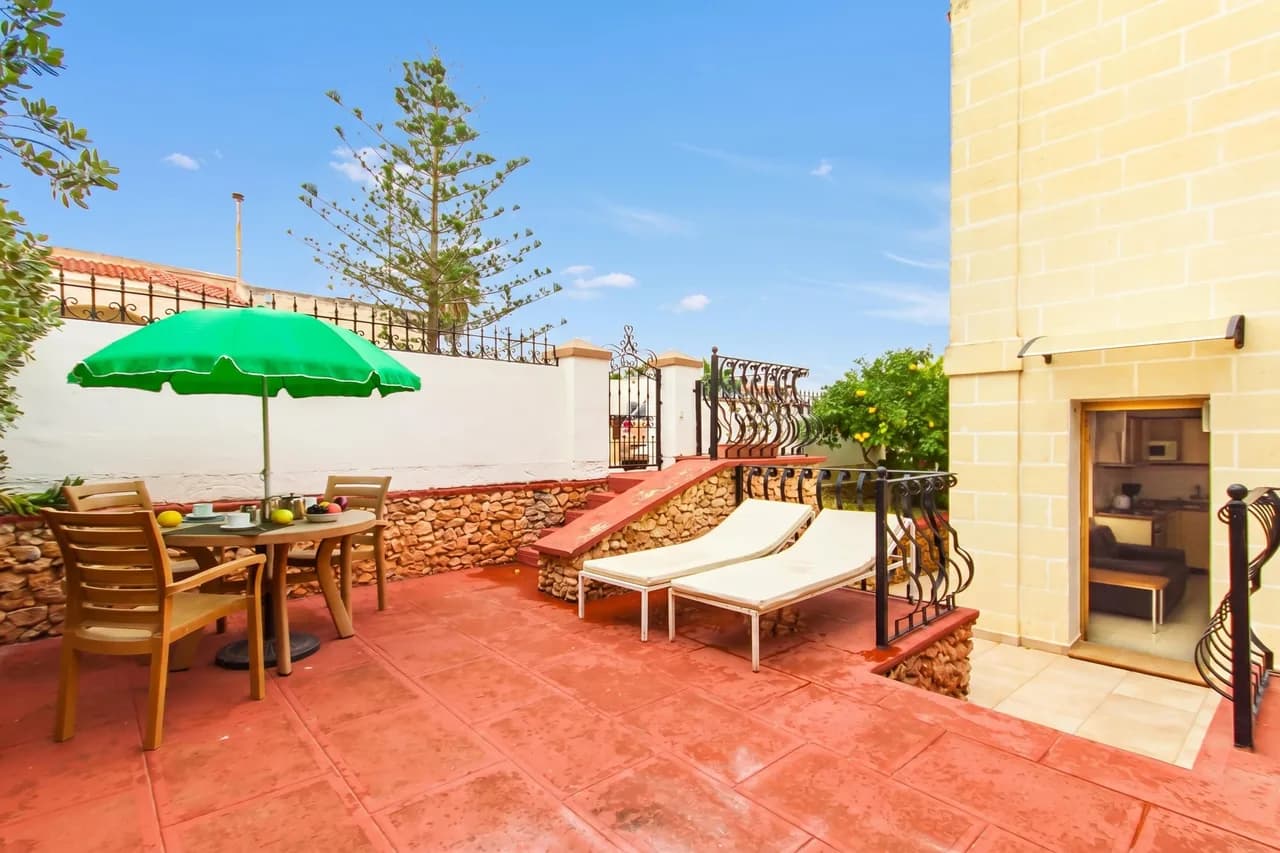 Seaside Pool Apartment in Mellieha Bay photo 3
