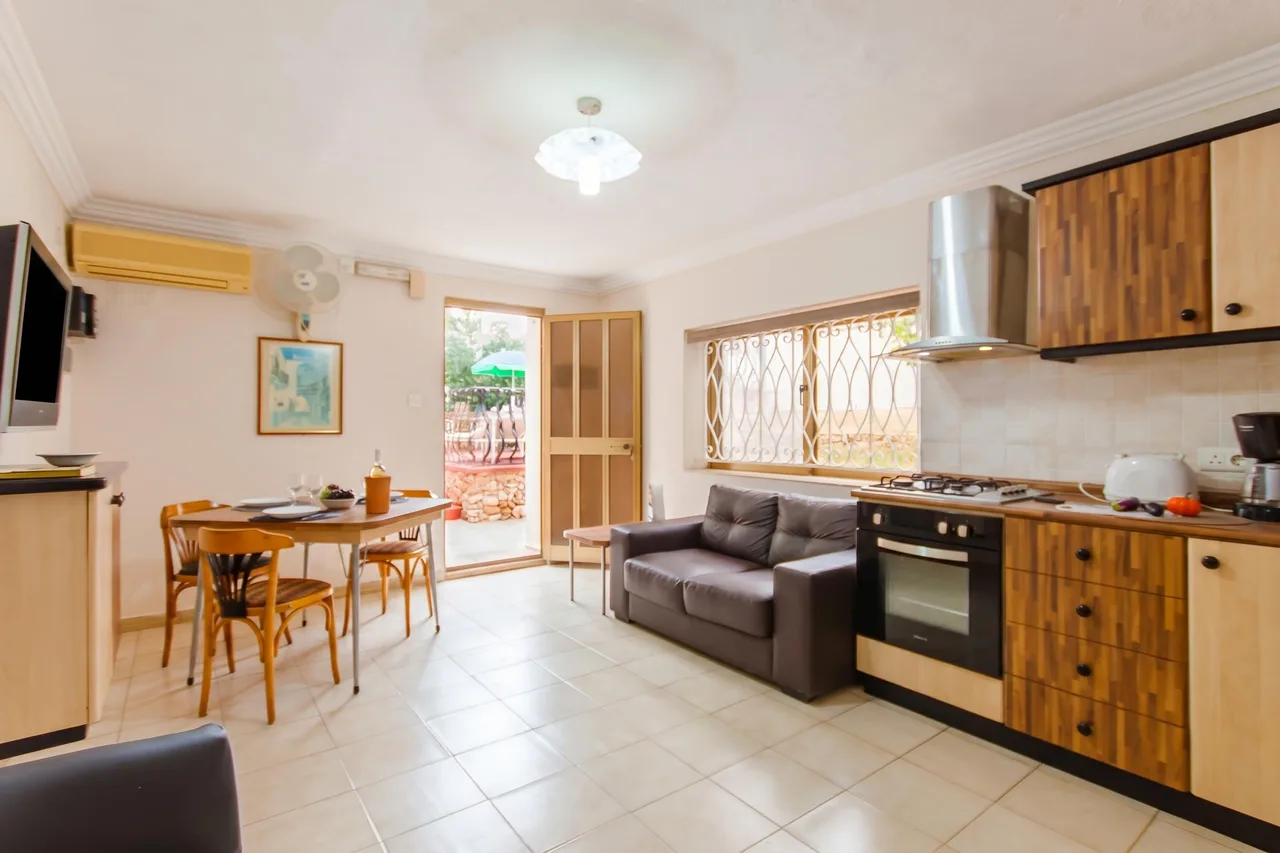 Seaside Pool Apartment in Mellieha Bay photo 4