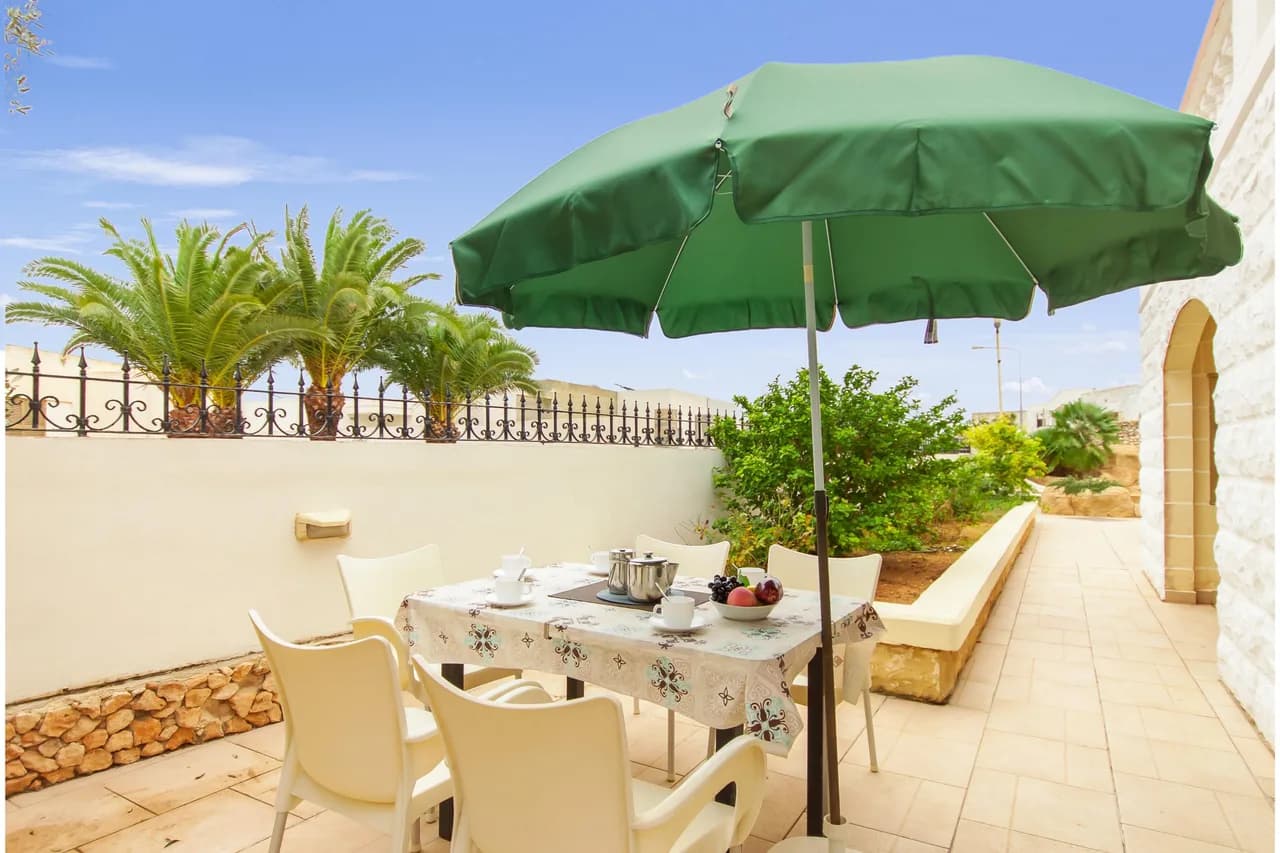 Seaside Apartment with Private Pool in Mellieha photo 2