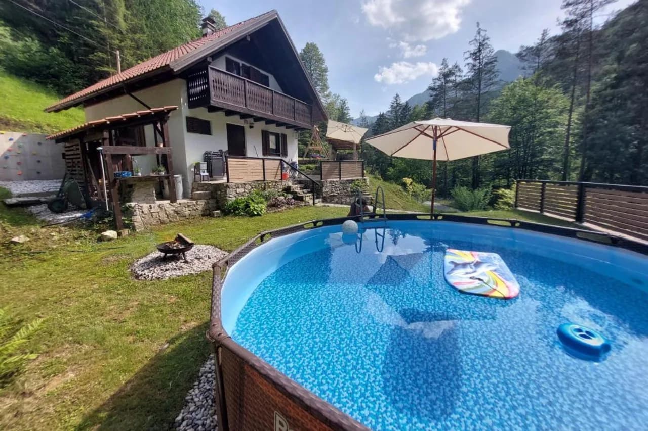 Scenic Pool Vacation Home in Slap ob Idrijici photo 2
