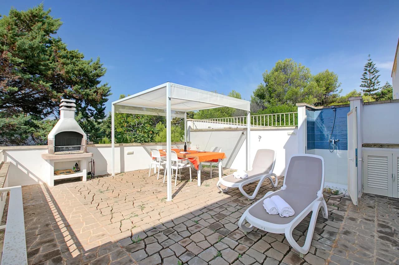 La Primula Apartment 2 with Sea-View photo 2