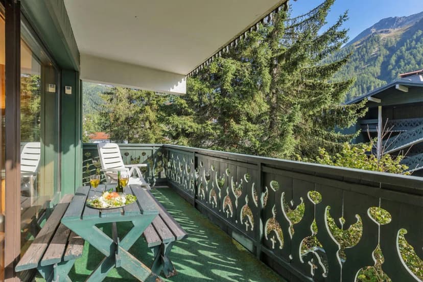 Residence Montana 3BR Argentière Ski Base + Parking + View for 6