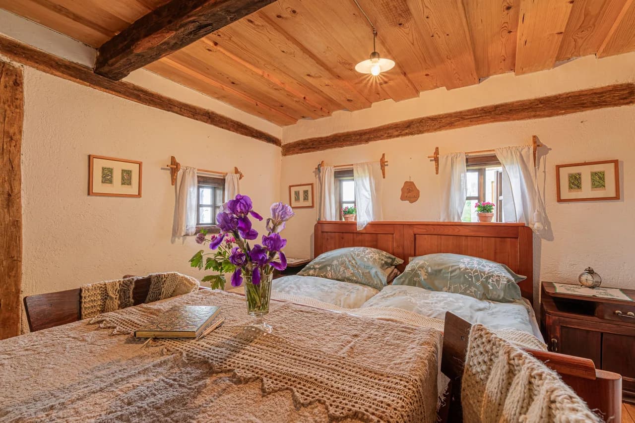 Charming Chalet with Private Garden in Dragatuš photo 4