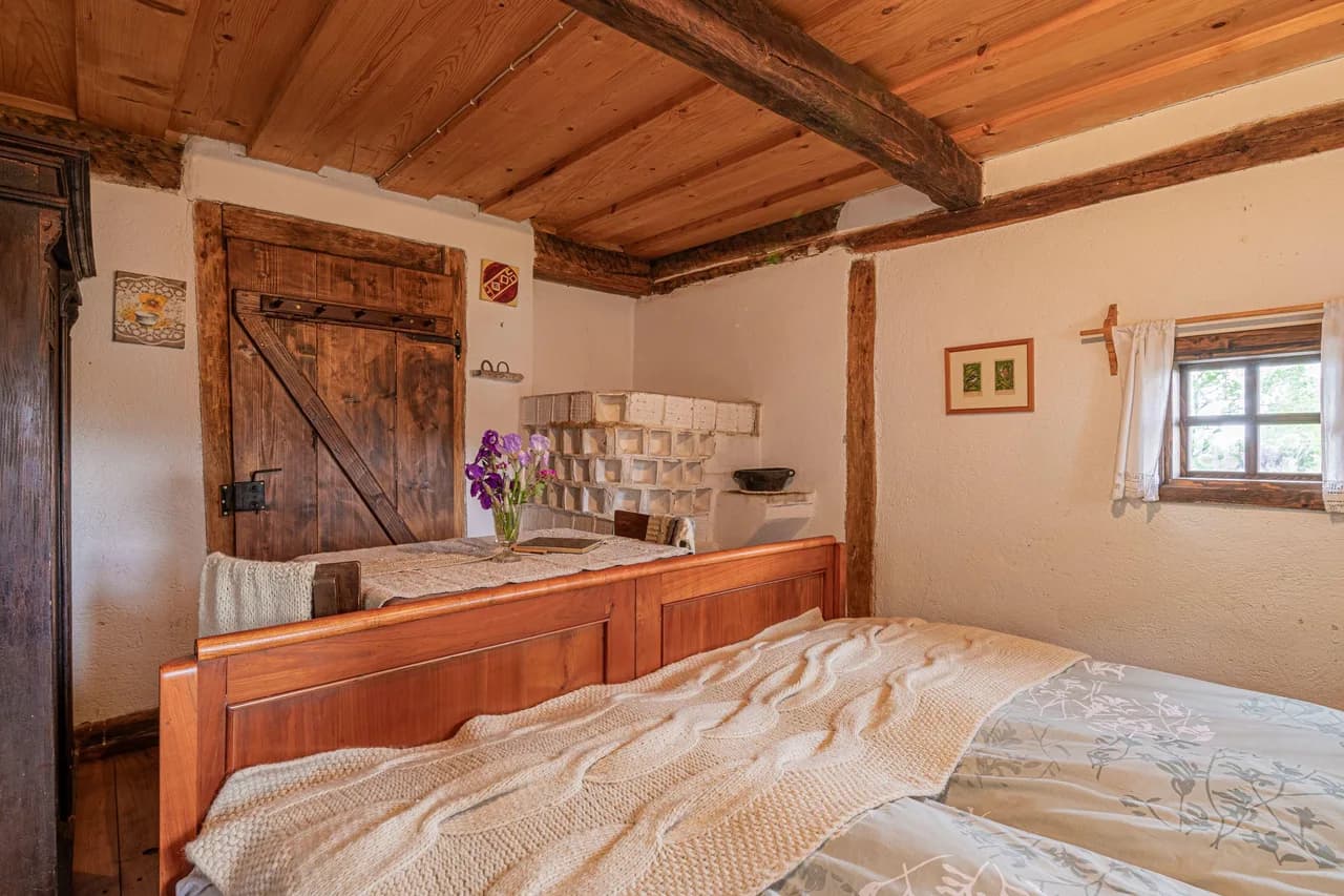 Charming Chalet with Private Garden in Dragatuš photo 5