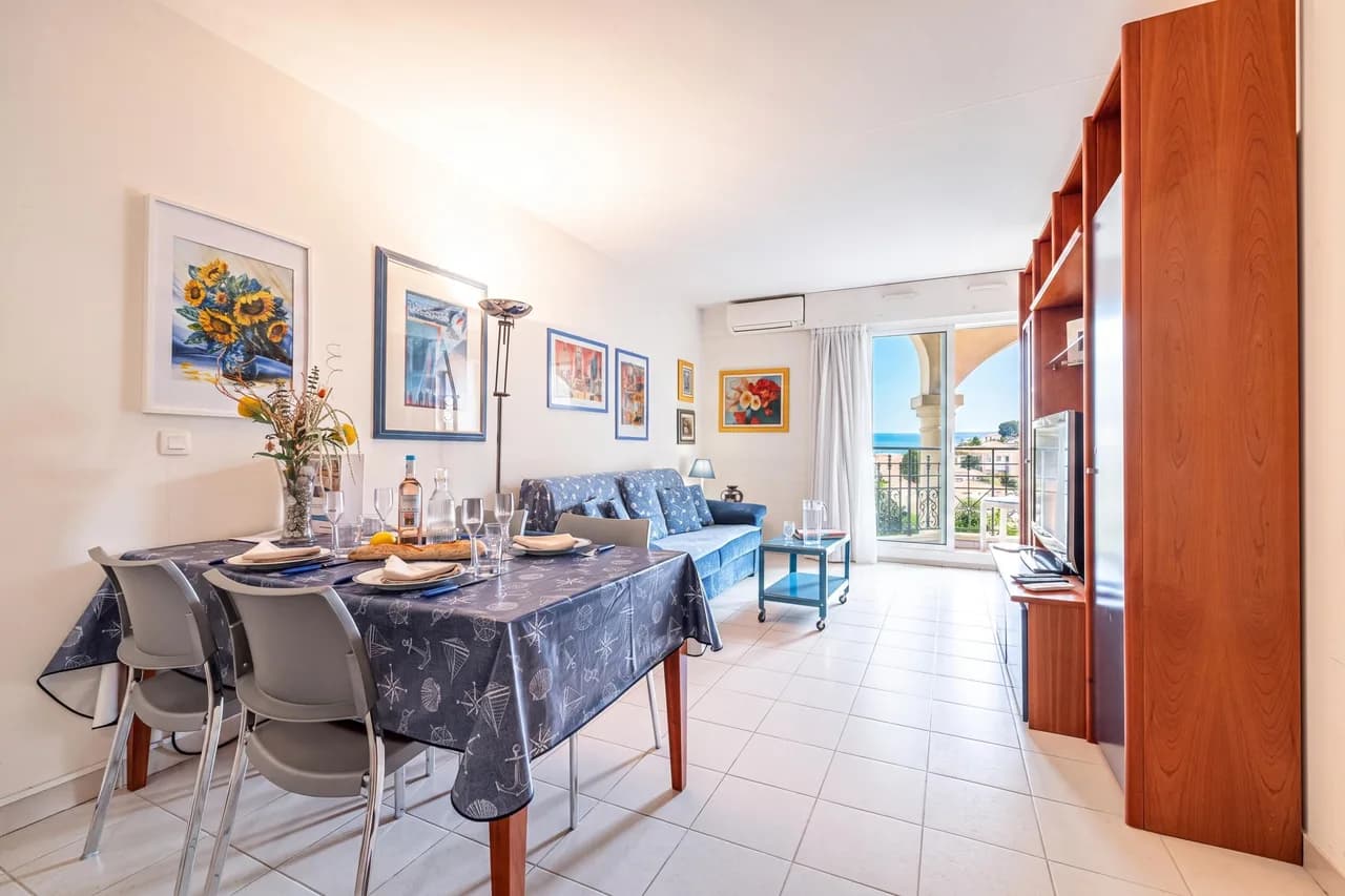 Lush Garden Apartment in Provence Alpes Cote Dazur photo 2