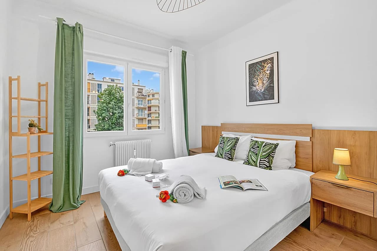 2 Bedrooms Antibes Center, Balcony photo 4