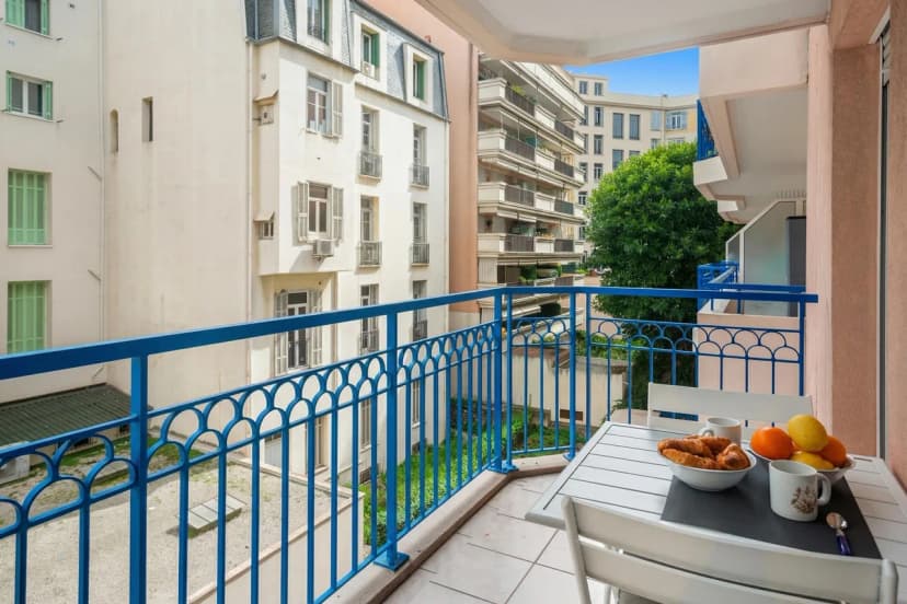 Eden Palace 3 200m from the Promenade