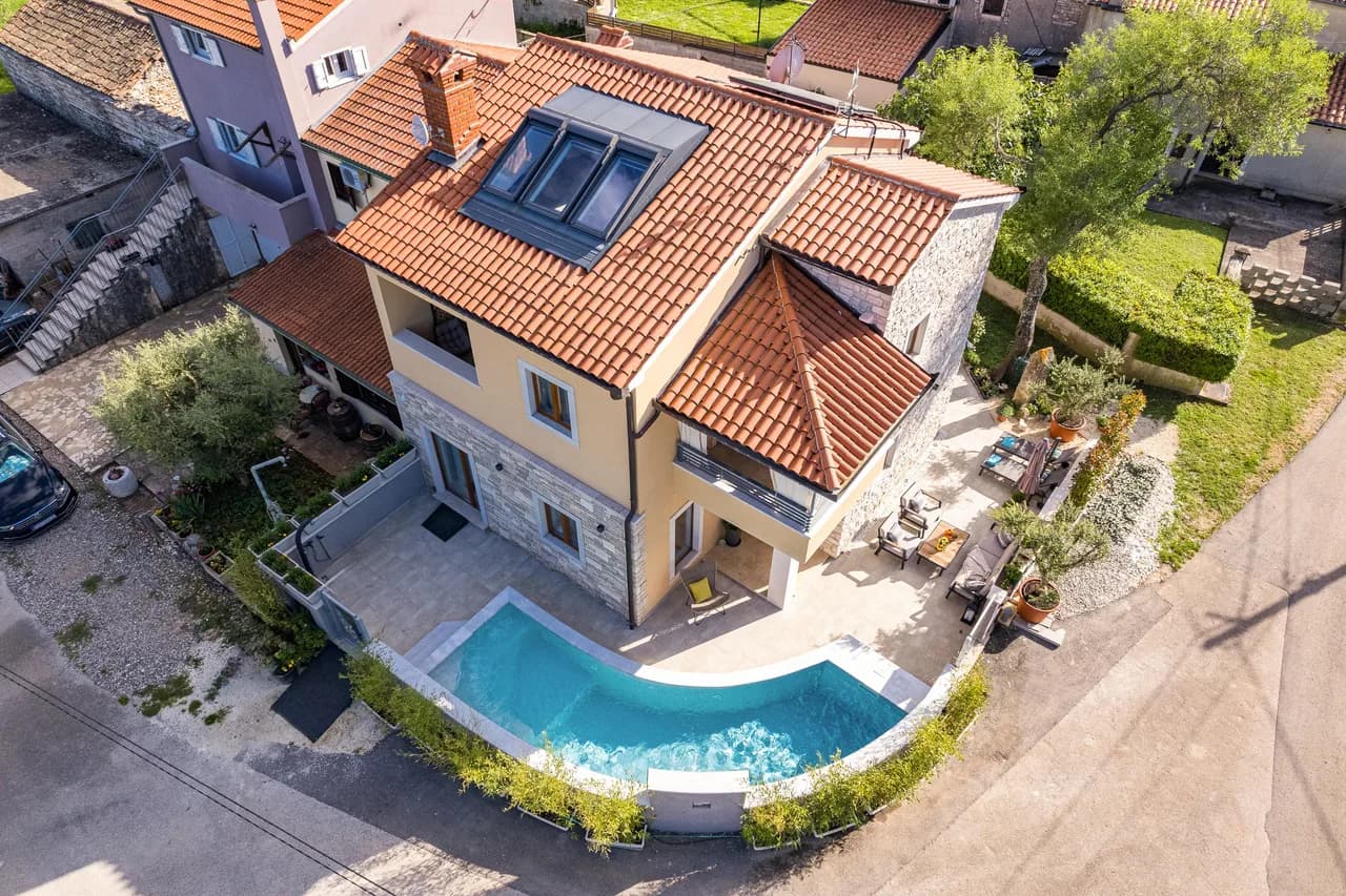 Secluded Pool Vacation Home in Barban