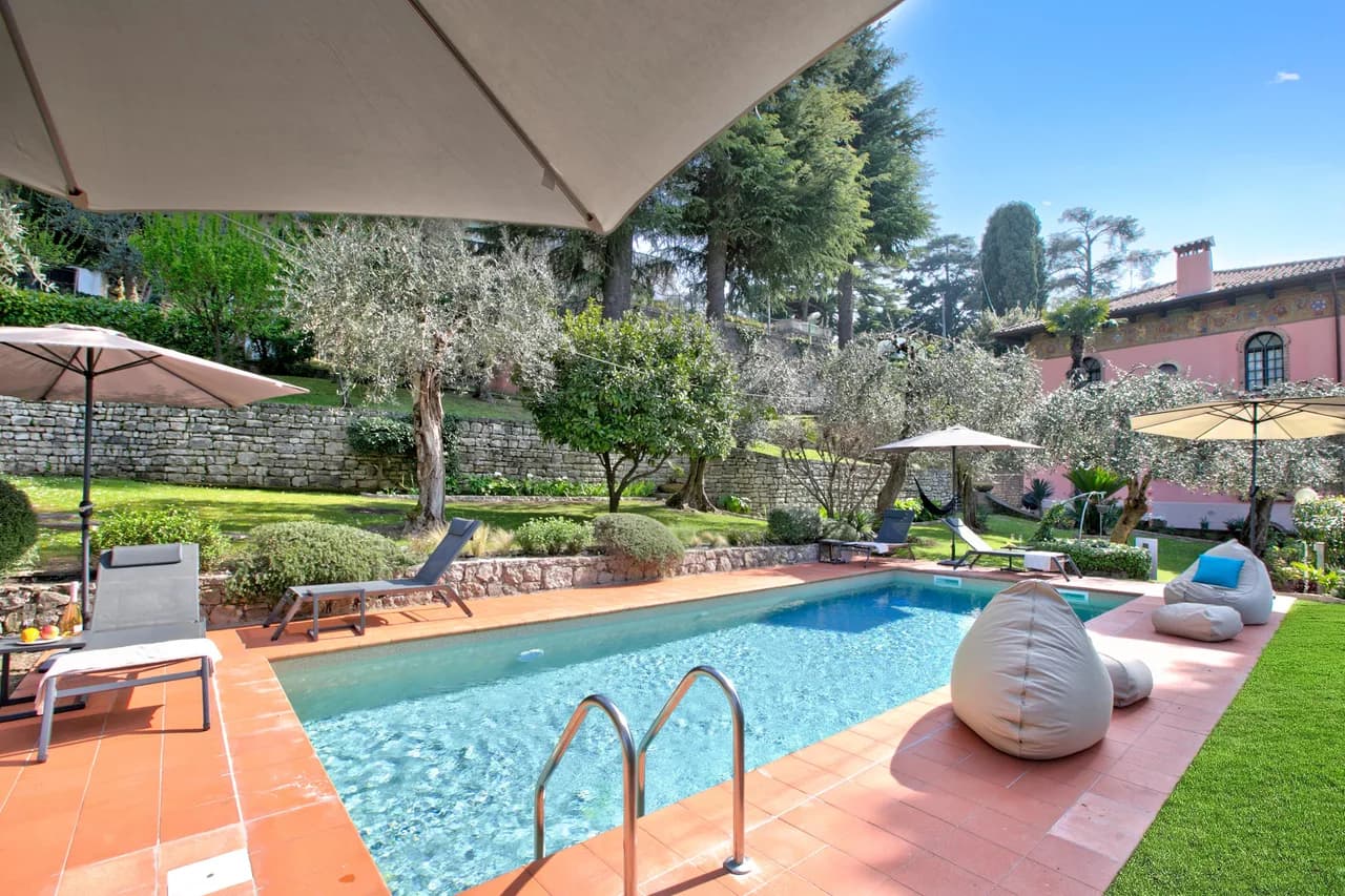Lakefront Villa with Private Pool in Malcesine