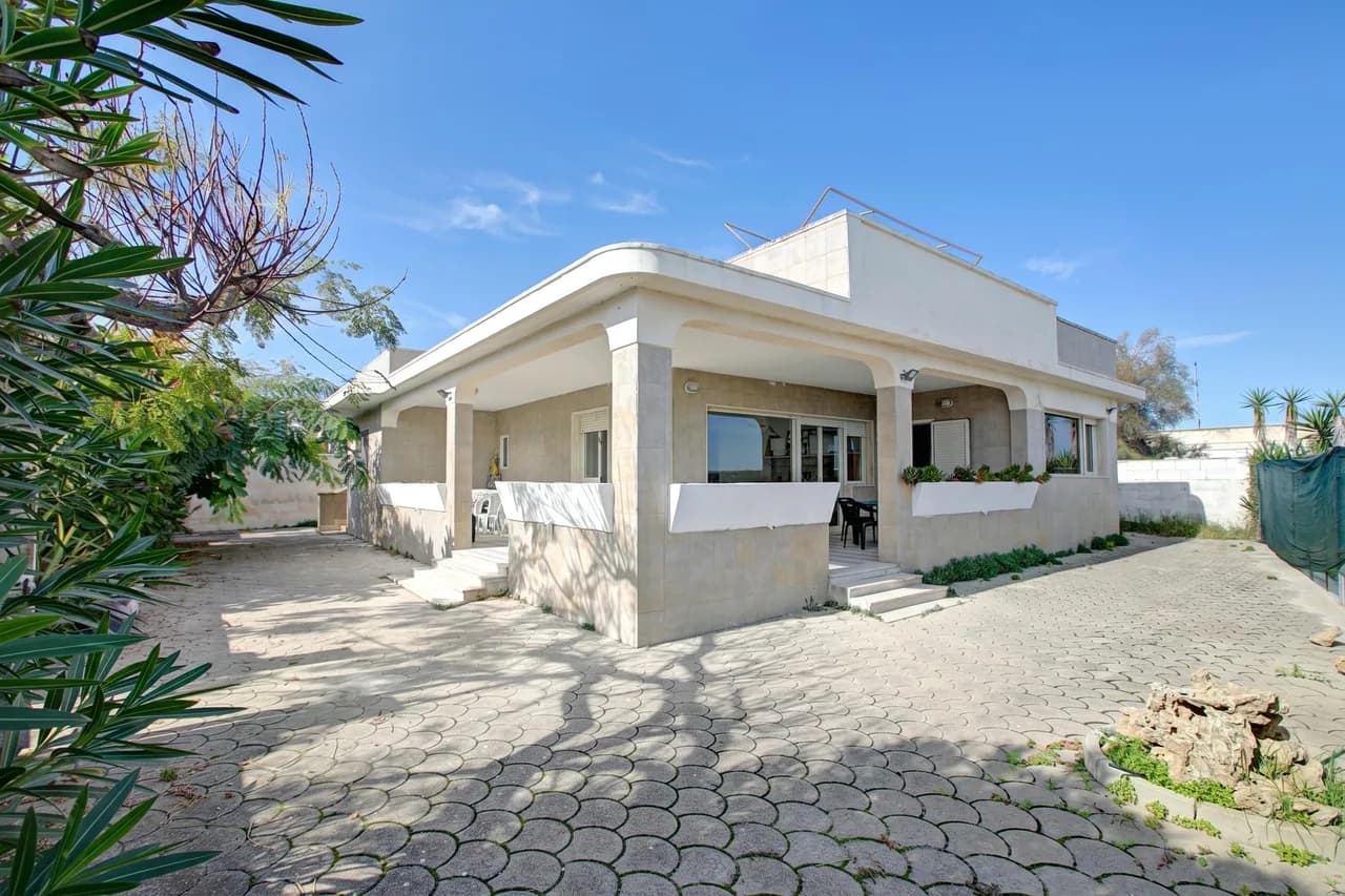 Beachfront Vacation Home in Lecce, Apulia, Italy photo 3