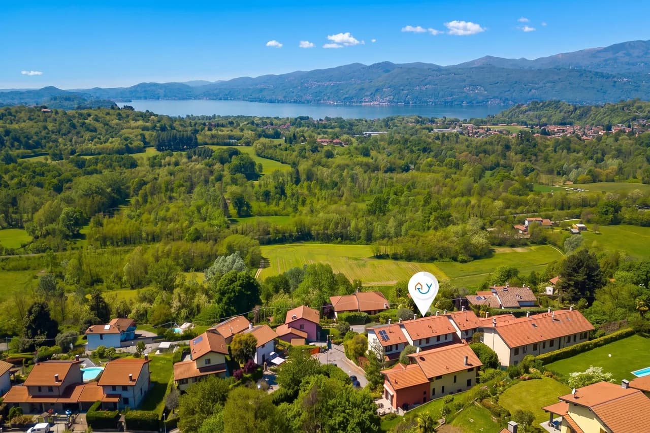 Lake-View Vacation Home in Besozzo, Lombardy, Italy photo 2