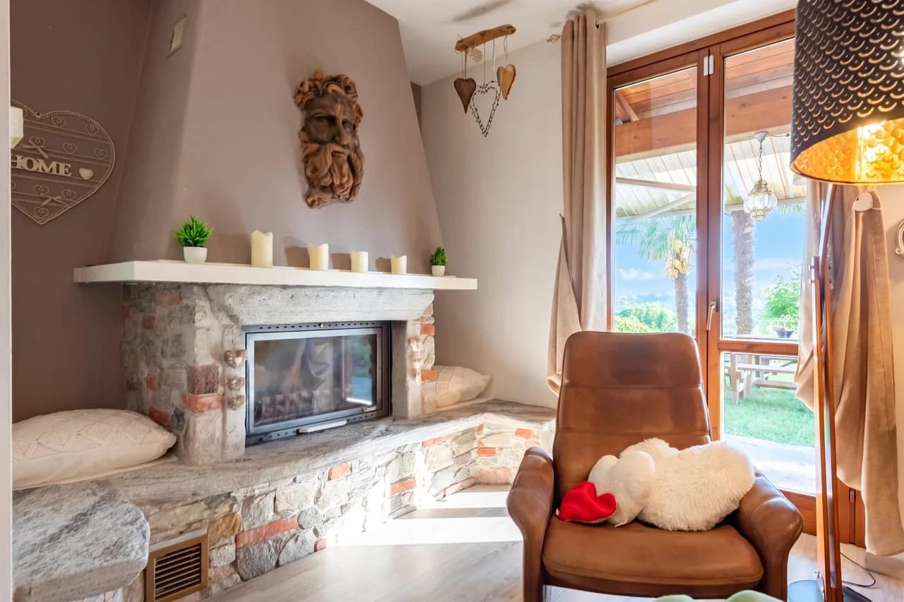 Lake-View Vacation Home in Besozzo, Lombardy, Italy photo 4