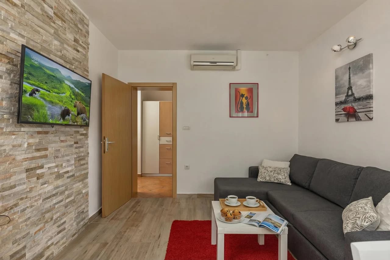 Serene Getaway Vacation Home in Labin photo 4