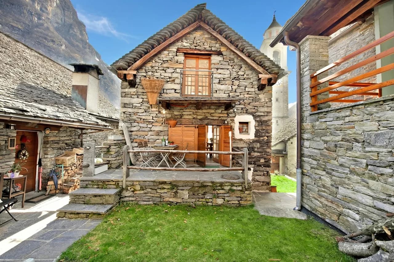 Rustic Chalet Near Hiking Trails in Ticino photo 2