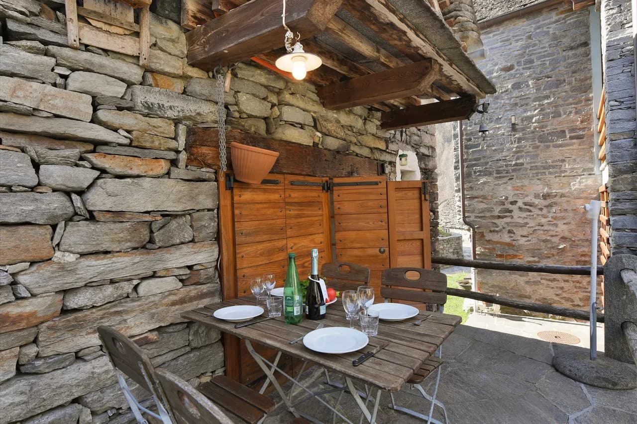 Rustic Chalet Near Hiking Trails in Ticino photo 3