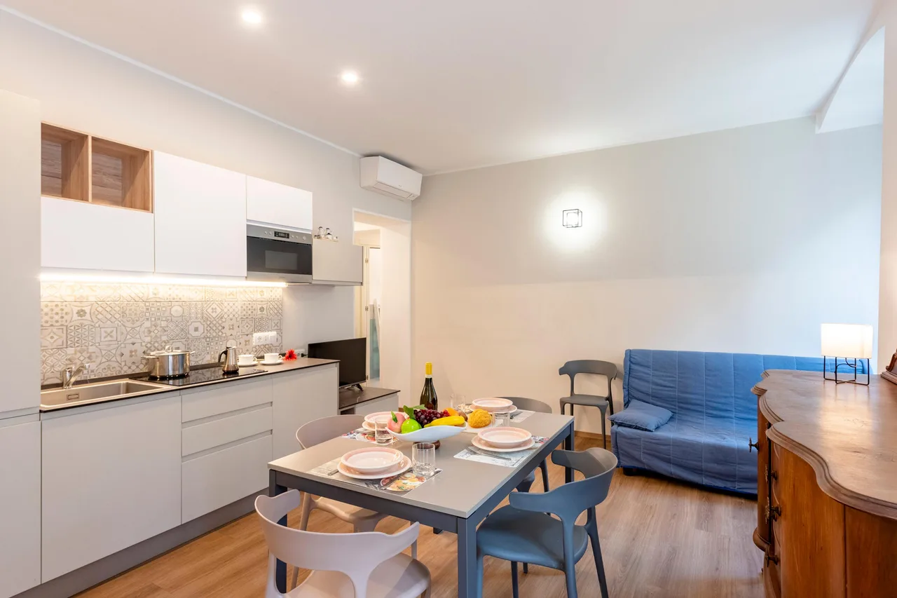 Central Apartment with Private Parking in Genova photo 2