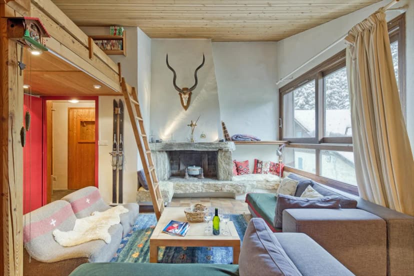 Apt Le Grenier Ski-in/Ski-out views, sleeps 7