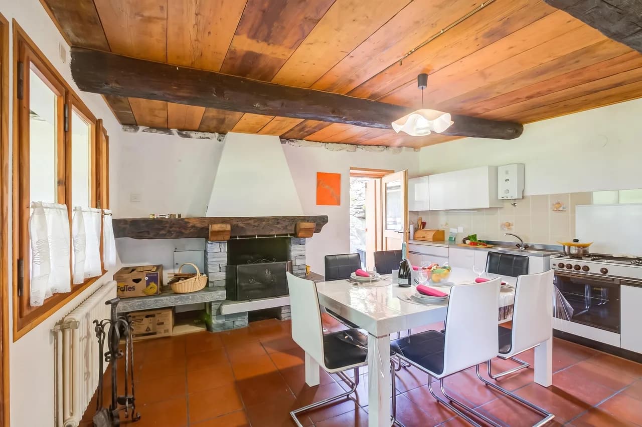 Rustic Chalet with Terraces in Ticino photo 3